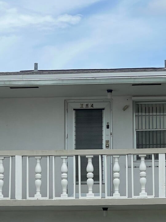 184 Coventry H in West Palm Beach, FL - Building Photo