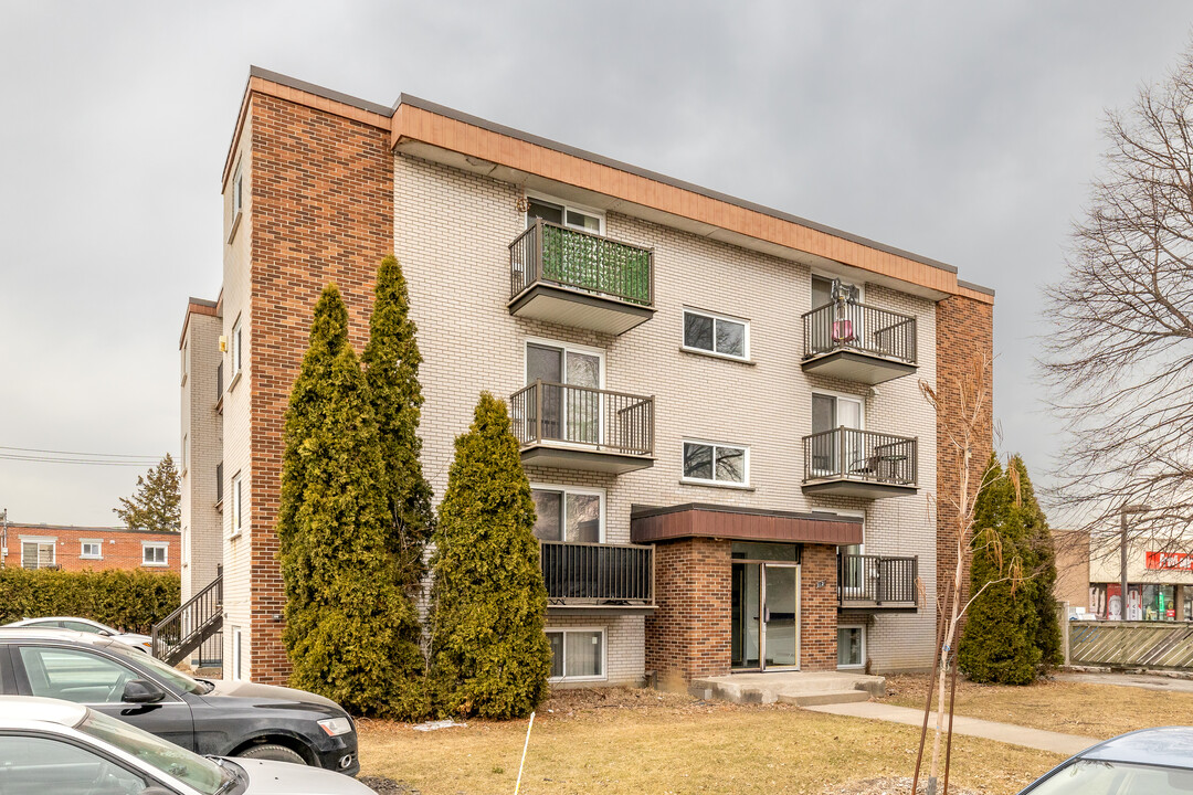 313A Cartier Boul O in Laval, QC - Building Photo