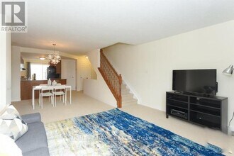 493 Chapman Mills Dr in Ottawa, ON - Building Photo - Building Photo