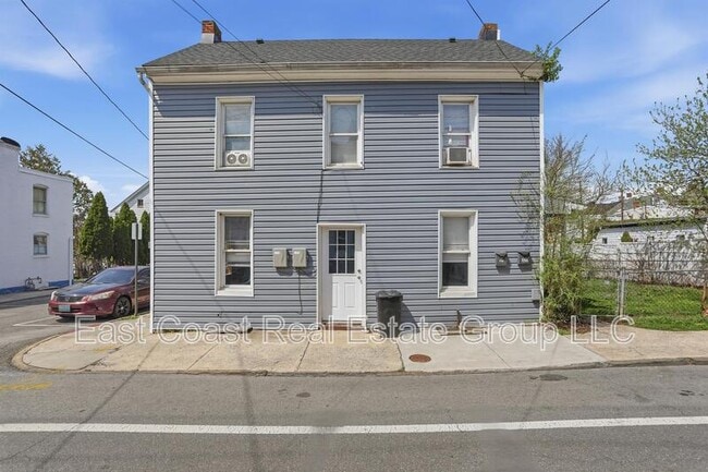 property at 327 N Mulberry St