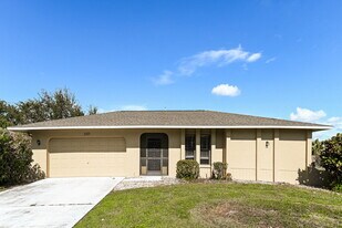 2123 SE 3rd St in Cape Coral, FL - Building Photo