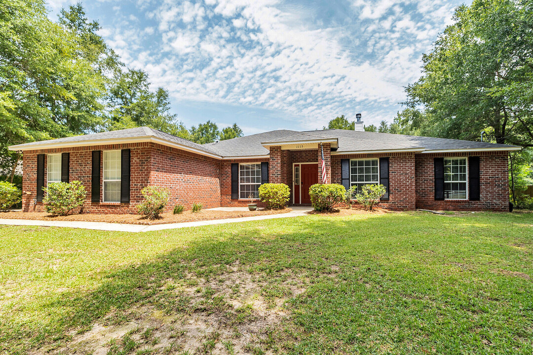 1115 Blackberry Cir in Baker, FL - Foto de edificio