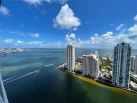 335 S Biscayne Blvd, Unit 25 in Miami, FL - Building Photo