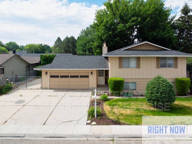 property at 10763 Hinsdale St