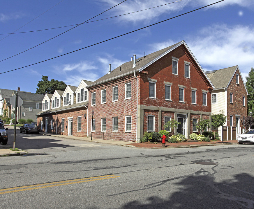 119 Merrimac St in Newburyport, MA - Foto de edificio