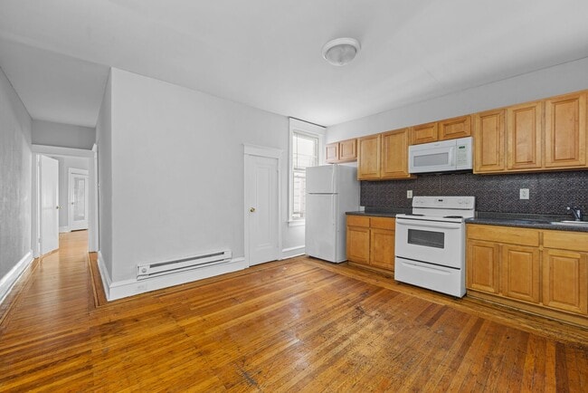 property at 1609 W Nedro Ave