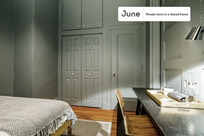 Private bedroom in 4 bed/1 bath Home in New York, NY - Building Photo - Building Photo