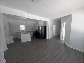 302 E 48th St in Minneapolis, MN - Building Photo - Building Photo