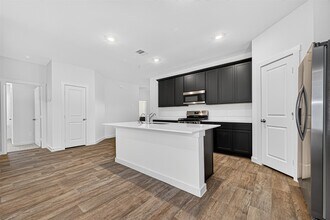 8007 Marconi Corsco Dr in Richmond, TX - Building Photo - Building Photo