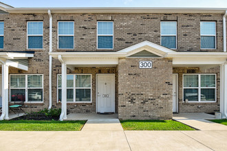 McCormick Greene in Sistersville, WV - Foto de edificio - Building Photo