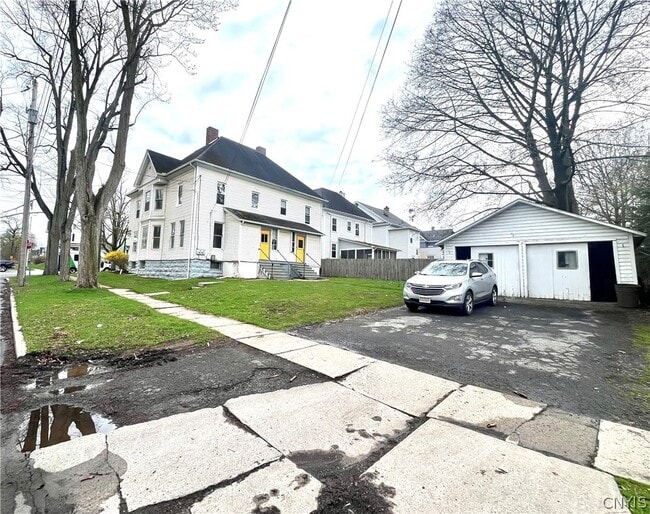 173 E Genesee St in Auburn, NY - Building Photo - Building Photo