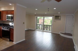 629 W 65th St in Westmont, IL - Building Photo - Building Photo