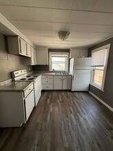 811 Larned St, Unit 811 Larned Upper in Lansing, MI - Foto de edificio - Building Photo