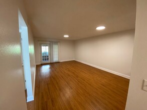 2486 Wren Hollow Dr-Unit -B in Tallahassee, FL - Building Photo - Building Photo