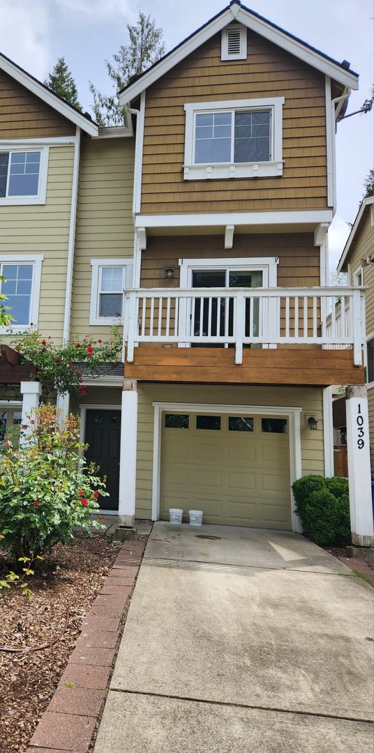 1039 156th Ave NE in Bellevue, WA - Building Photo - Building Photo