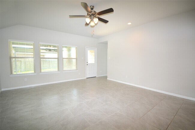 1303 Keaton Ct in Rosenberg, TX - Building Photo - Building Photo
