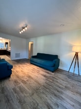 509 W McElhaney Rd in Taylors, SC - Building Photo - Building Photo