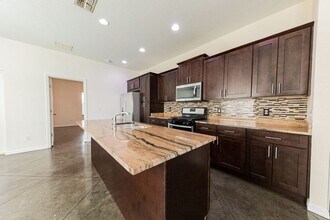 2905 Whispering Trails Dr in Winter Haven, FL - Building Photo - Building Photo