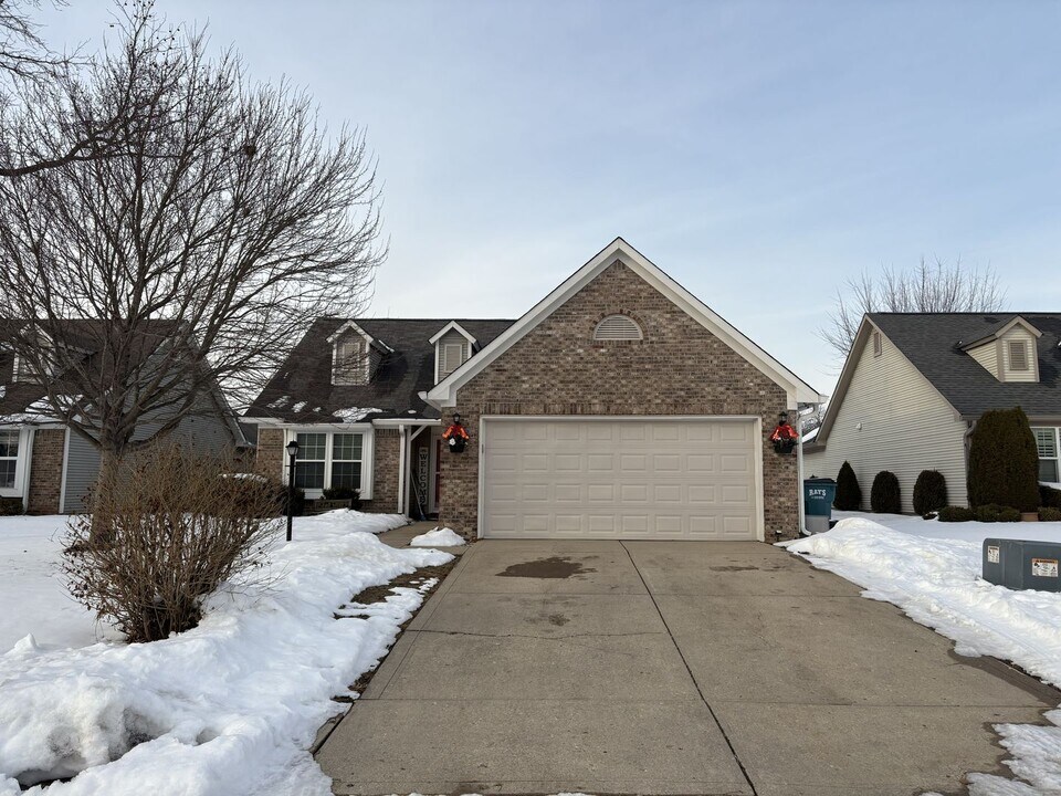 3044 Village Park N Dr in Carmel, IN - Building Photo