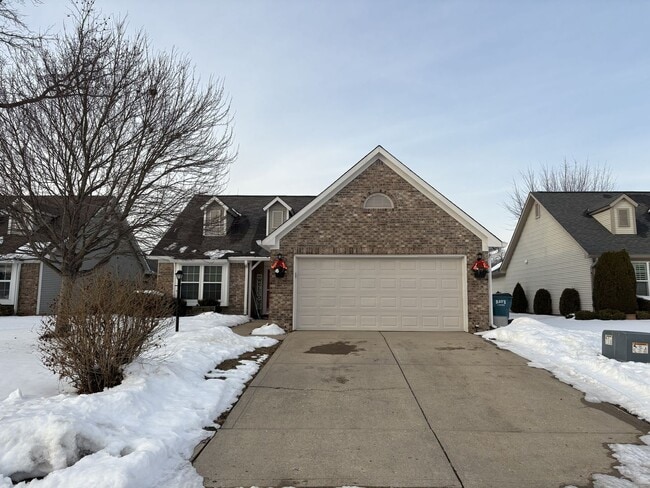 property at 3044 Village Park N Dr