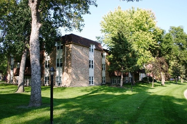 Hilltop Lane Apartments in Mankato, MN - Foto de edificio