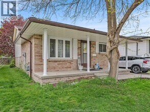 1493 Azalia Crescent in Windsor, ON - Building Photo - Building Photo