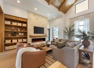 2908 E Howard Ln in Manor, TX - Building Photo - Building Photo
