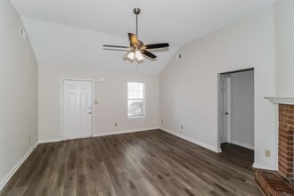 7033 Ireland Dr in Cordova, TN - Building Photo - Building Photo
