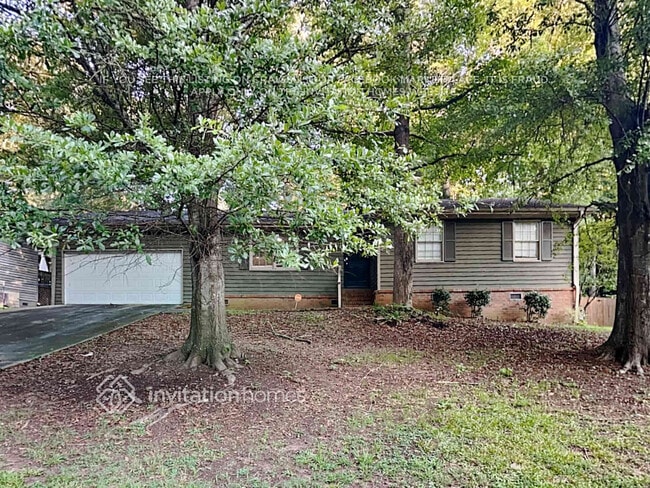 property at 700 Greenview Ave SE