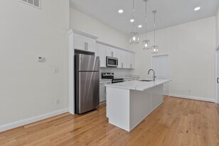 530 N Carrollton Ave in Baltimore, MD - Building Photo