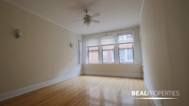 property at 552 W Aldine Ave