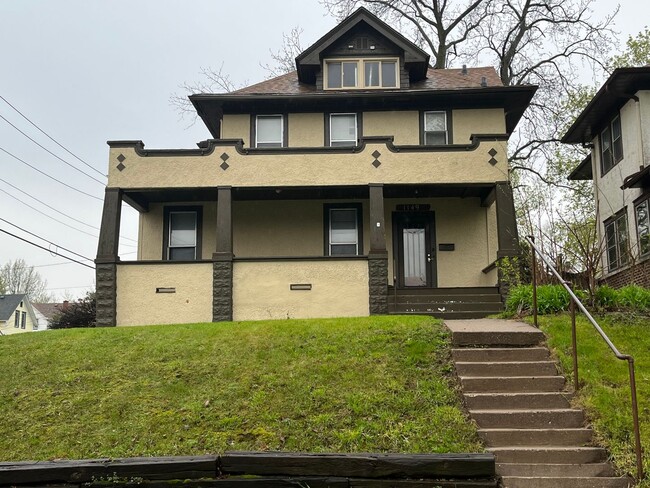 property at 1149 Kirkwood Blvd