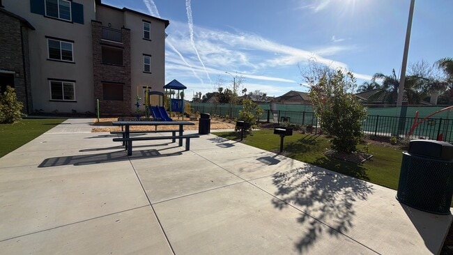 Gallery Park in Riverside, CA - Foto de edificio - Building Photo
