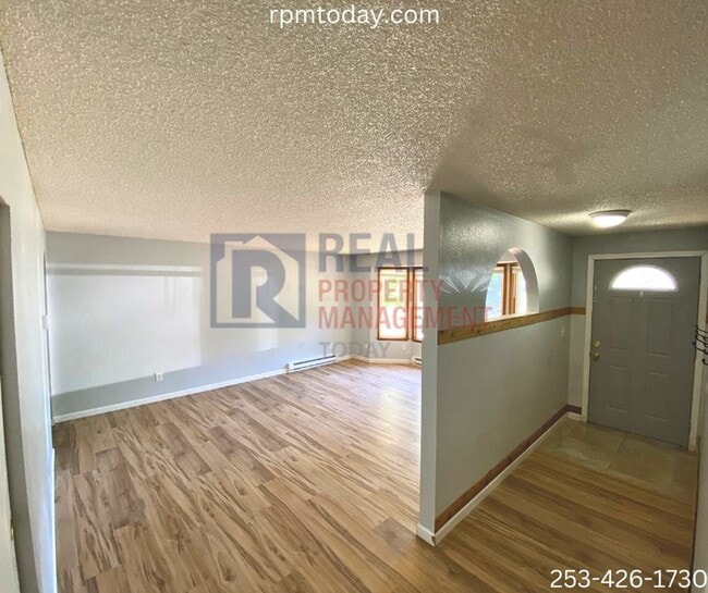 8220-8222 143rd St Ct NW in Gig Harbor, WA - Building Photo - Building Photo