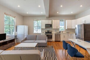 89 Cedar St, Unit 2 in Boston, MA - Building Photo