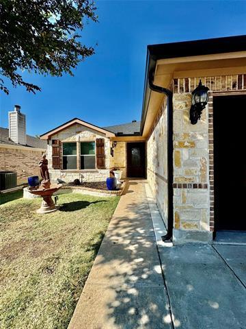 1421 Thornhill Ln in Little Elm, TX - Building Photo - Building Photo