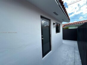 142 NW 21st Ave in Miami, FL - Building Photo - Building Photo