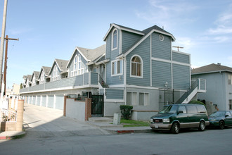 533 E 11th St in Long Beach, CA - Building Photo - Building Photo