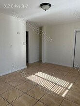 817 E Ave Q-7 in Palmdale, CA - Building Photo - Building Photo