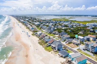 1401 S Shore Dr in Surf City, NC - Building Photo - Building Photo