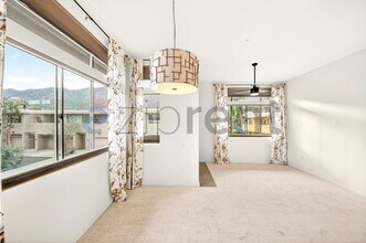 1010 E Palm Canyon Dr in Palm Springs, CA - Foto de edificio - Building Photo