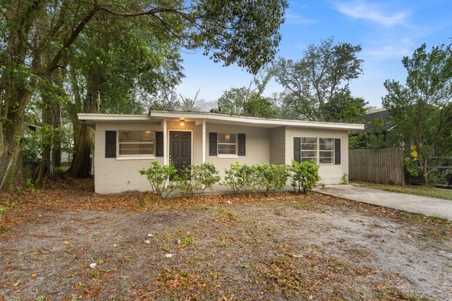 property at 744 Mackinaw St