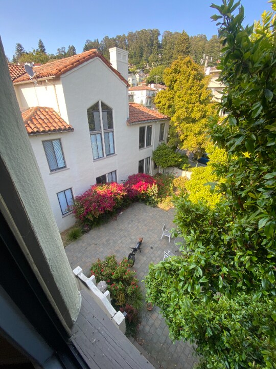 1700 Le Roy Ave in Berkeley, CA - Building Photo