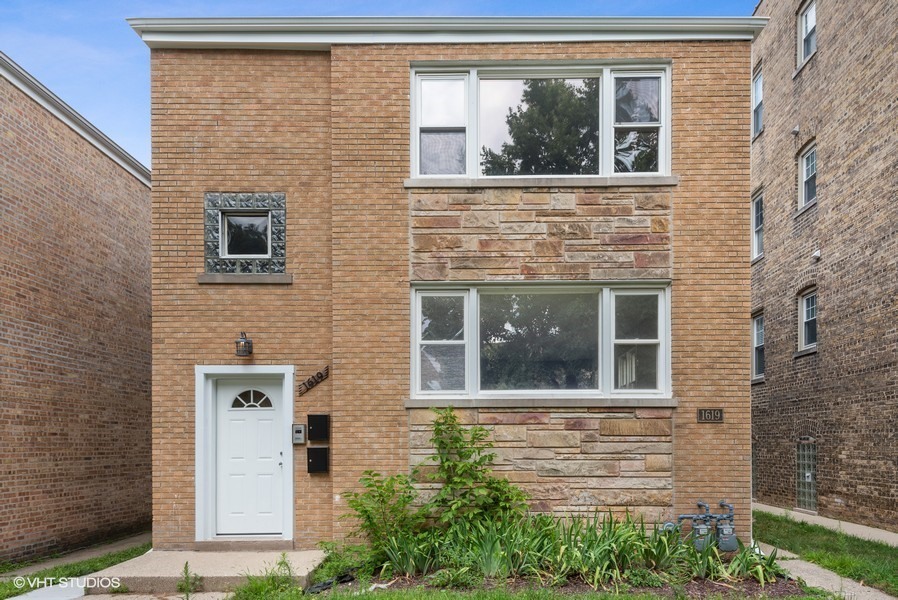 1619 Monroe St in Evanston, IL - Building Photo