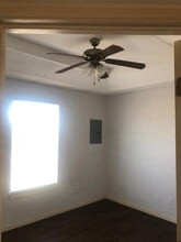 704 Thompson Rd in Mission, TX - Foto de edificio - Building Photo