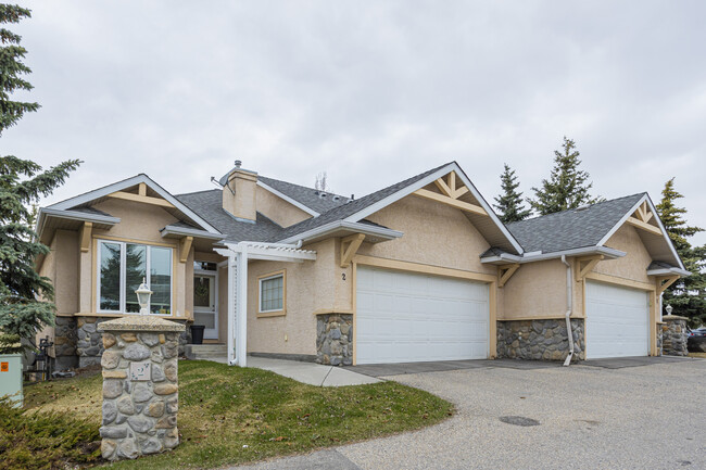 Bow Ridge Court in Cochrane, AB - Building Photo - Building Photo