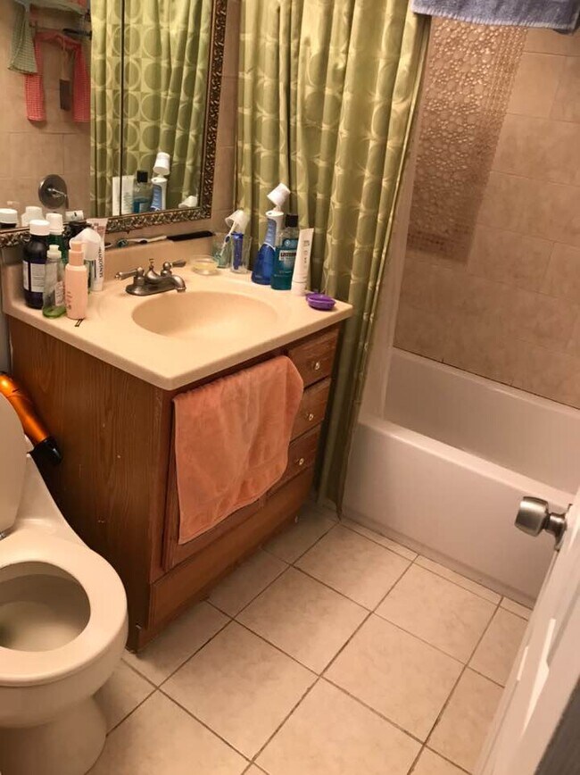 18 Granada Crescent Apartments and Nearby White Plains Apartments For