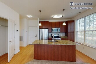 998 Stewart Ave, Unit FL1-ID2510A in Garden City, NY - Building Photo - Building Photo
