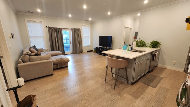 2 Lindall St, Unit 2