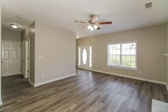 7047 Cheswick Dr in Riverdale, GA - Building Photo - Building Photo